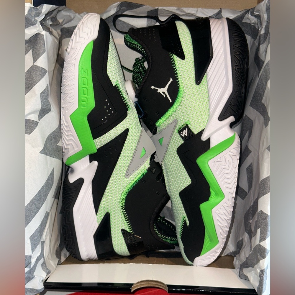 Jordan Westbrook “One Take” Men’s Size 11 US  White/Black/Rage Green *New w box*